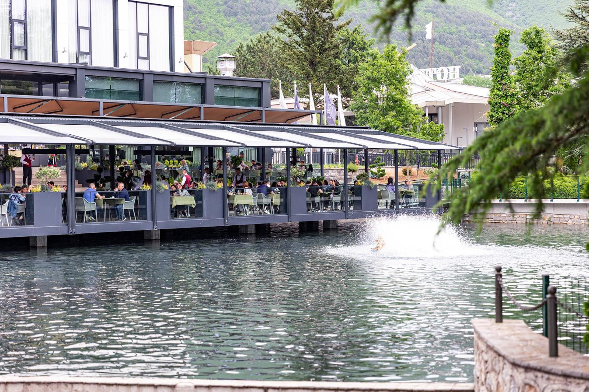 Hotel Trofta Istog ภายนอก รูปภาพ