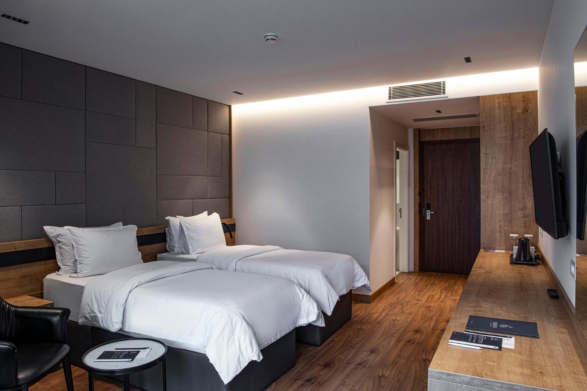 Hotel Trofta Istog ภายนอก รูปภาพ